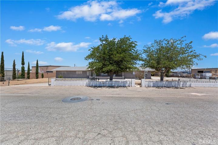1518 Anacapa Road, Victorville, California 92392