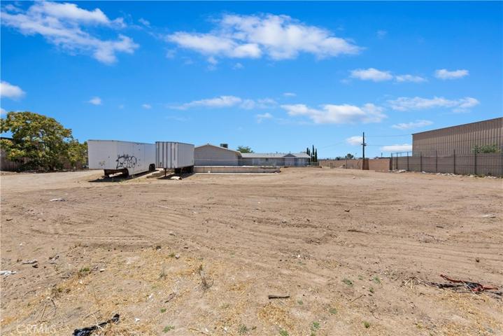 1518 Anacapa Road, Victorville, California 92392