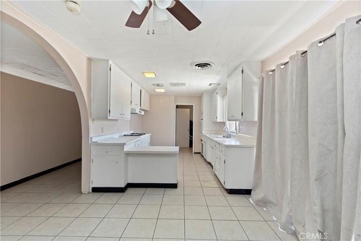 1518 Anacapa Road, Victorville, California 92392