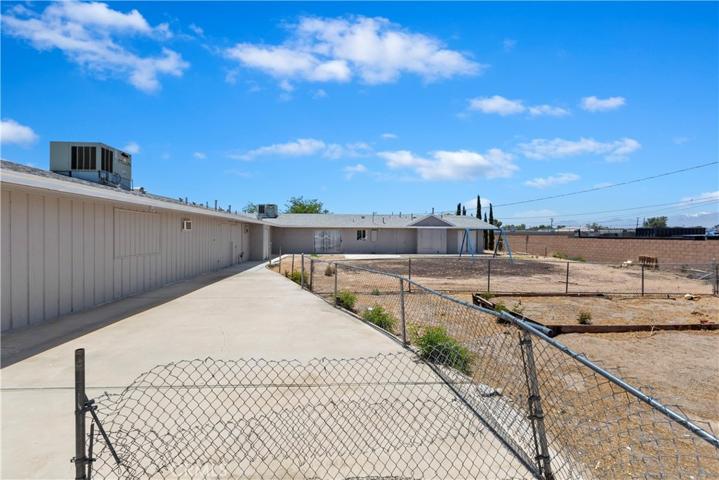 1518 Anacapa Road, Victorville, California 92392