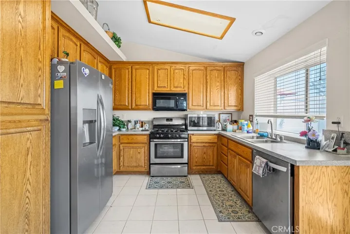 29365 Gold Buckle Road, Highland, California 92346