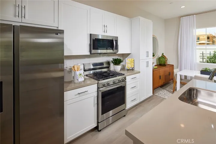 Images and V-tours are of model homes for illustrative purposes only, not actual home listed. Home listed is under construction.