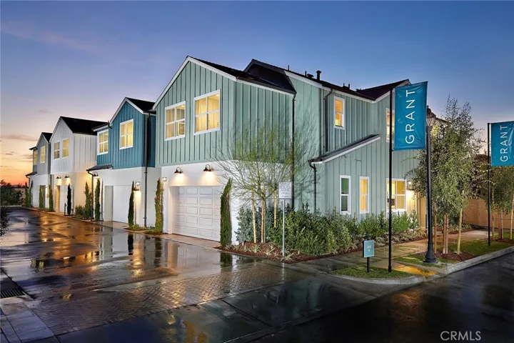 Images and V-tours are of model homes for illustrative purposes only, not actual home listed. Home listed is under construction.