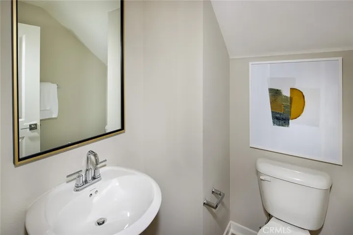 Images and V-tours are of model homes for illustrative purposes only, not actual home listed. Home listed is under construction.