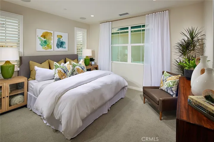 Images and V-tours are of model homes for illustrative purposes only, not actual home listed. Home listed is under construction.
