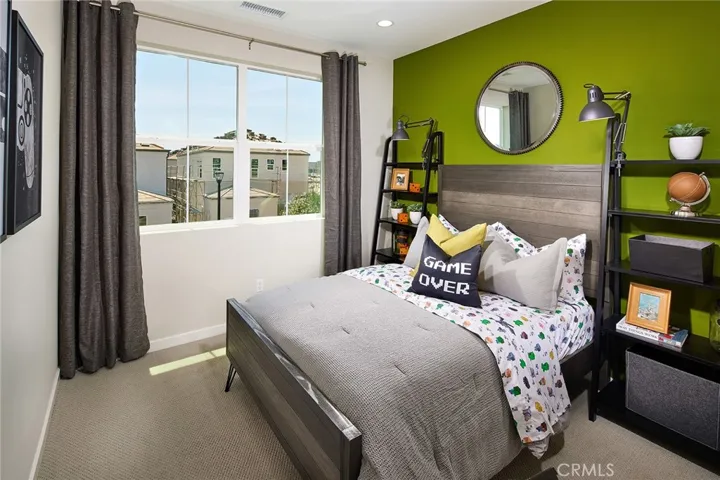 Images and V-tours are of model homes for illustrative purposes only, not actual home listed. Home listed is under construction.