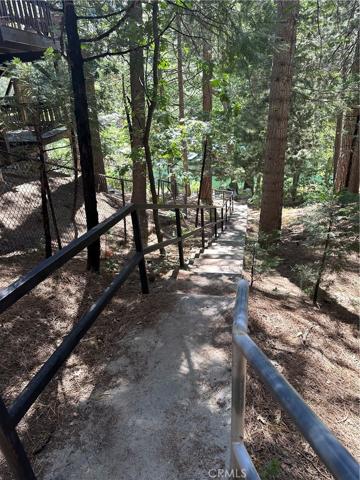 Gradual steps going down to the docks...