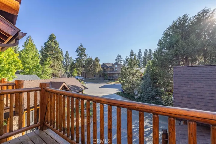 203 Alp Court, Big Bear, California 92315