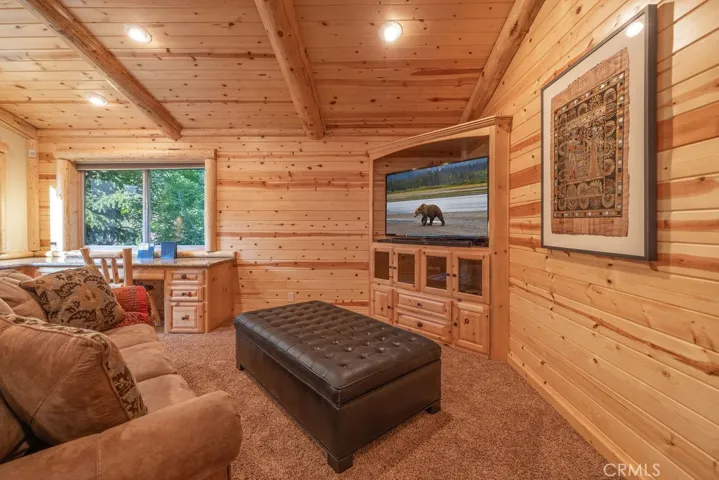 203 Alp Court, Big Bear, California 92315