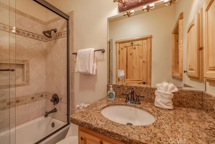 203 Alp Court, Big Bear, California 92315