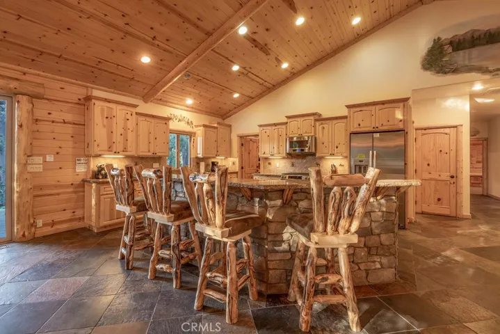 203 Alp Court, Big Bear, California 92315