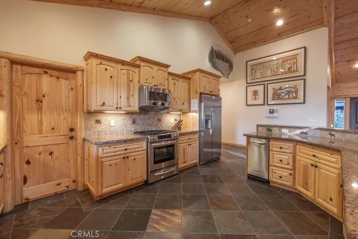 203 Alp Court, Big Bear, California 92315