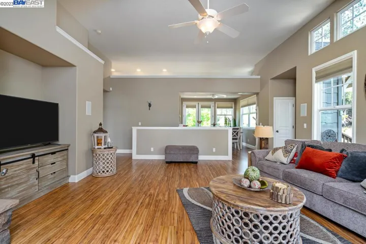 20111 Ridgecrest Way, Groveland, California 95321