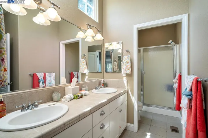 20111 Ridgecrest Way, Groveland, California 95321