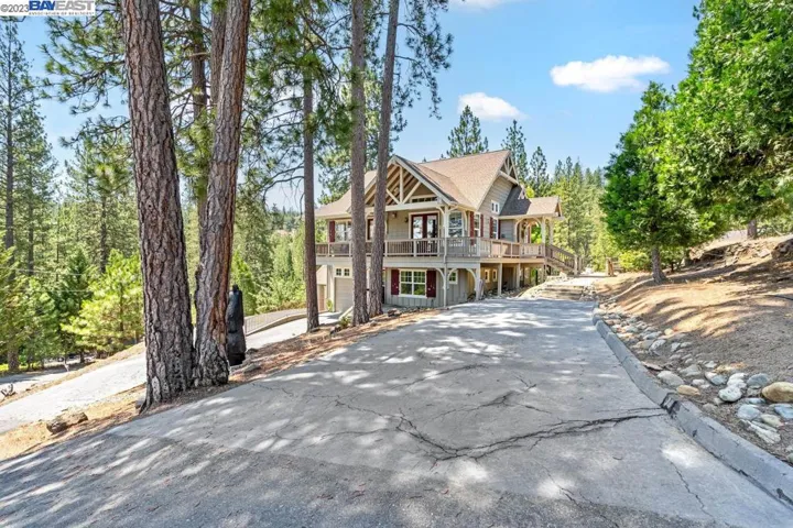 20111 Ridgecrest Way, Groveland, California 95321