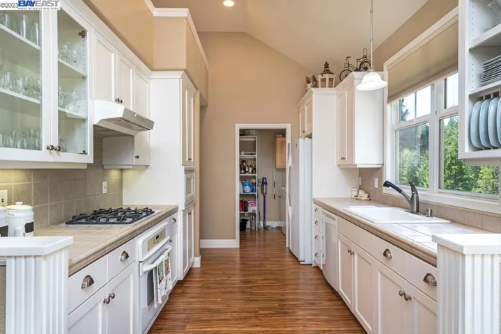 20111 Ridgecrest Way, Groveland, California 95321