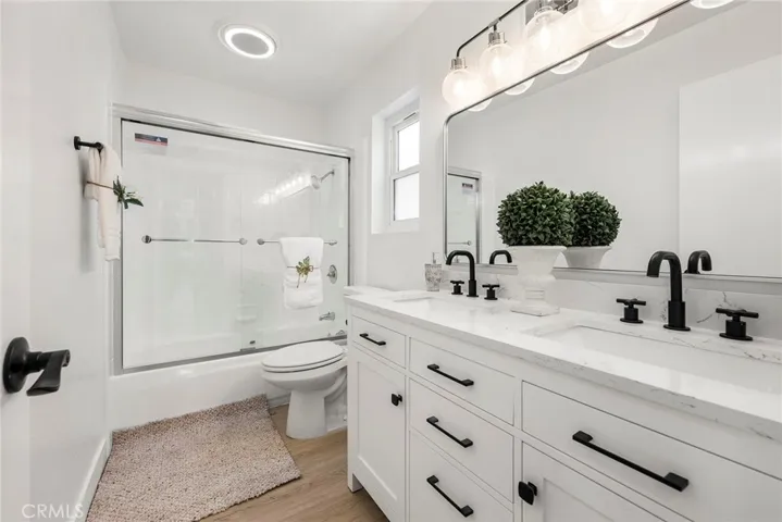 Secondary bathroom
