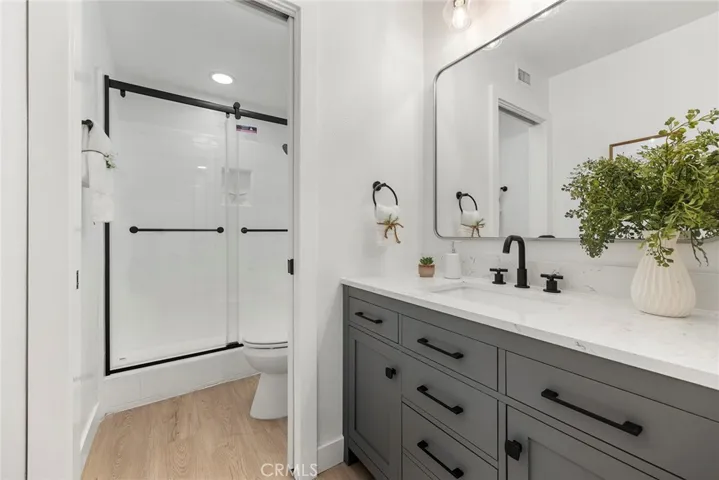En-suite master bathroom