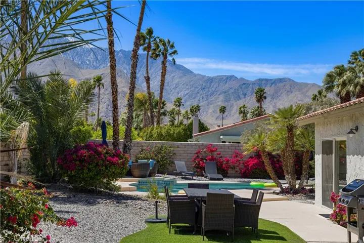 1353 E Del Mar Way, Palm Springs, California 92262