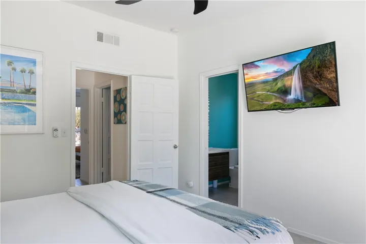 1353 E Del Mar Way, Palm Springs, California 92262
