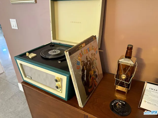 Retro Room