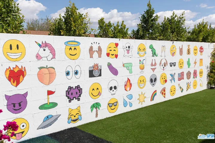Emoji Wall