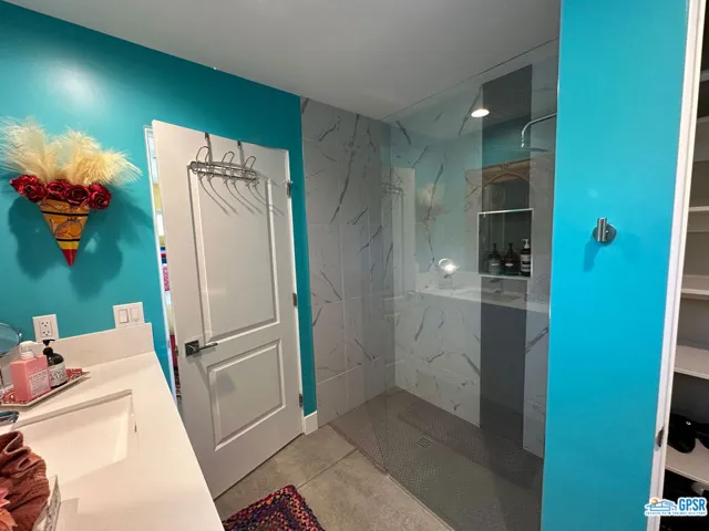 Casita Shower