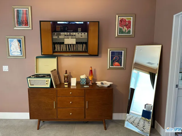 Retro Room