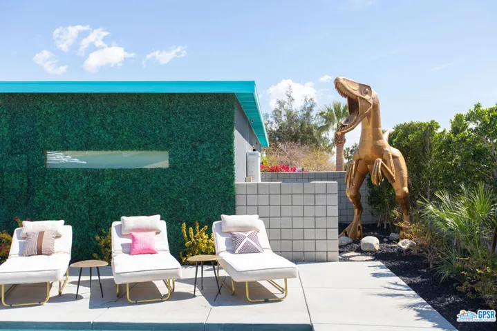 Pool Loungers