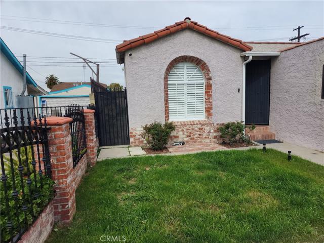 1427 W 66th Street, Los Angeles, California 90047