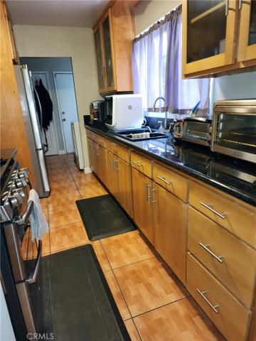 1427 W 66th Street, Los Angeles, California 90047