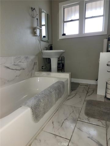 1427 W 66th Street, Los Angeles, California 90047