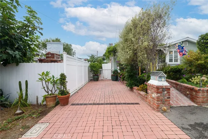 536 Seaview Street, Laguna Beach, California 92651