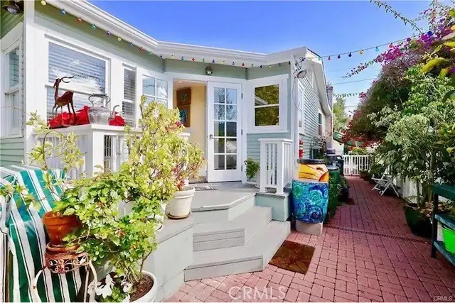 536 Seaview Street, Laguna Beach, California 92651