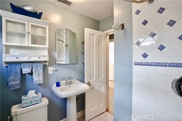 536 Seaview Street, Laguna Beach, California 92651
