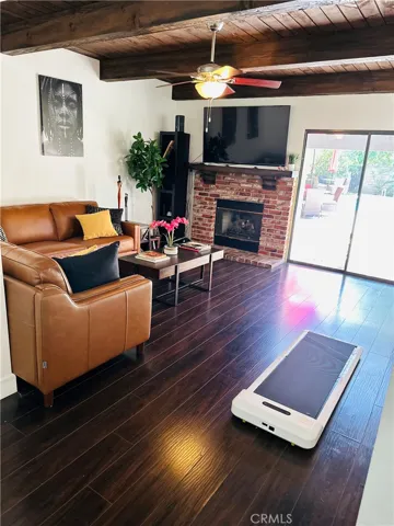 Lounge/Pool Room