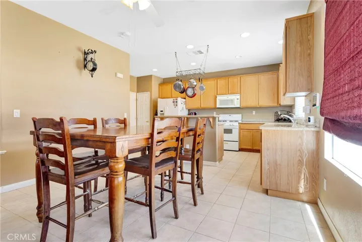 16063 Oak Court, Victorville, California 92395