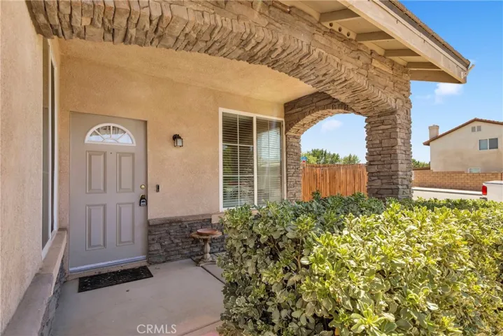 16063 Oak Court, Victorville, California 92395