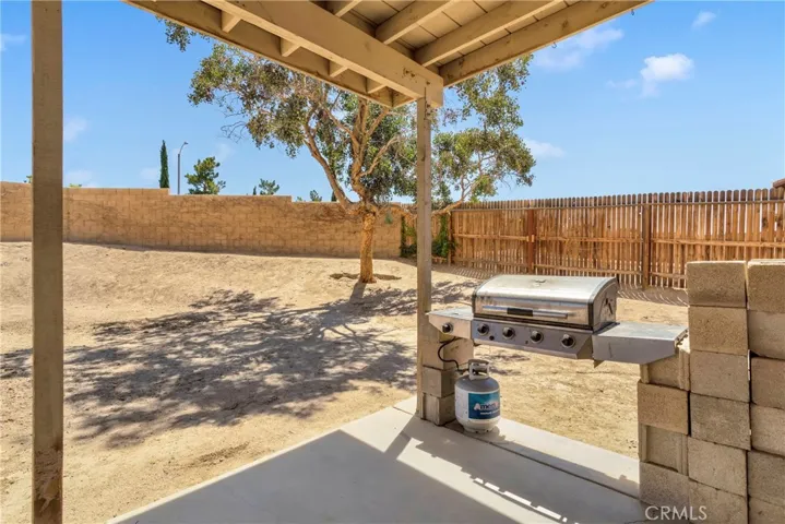 16063 Oak Court, Victorville, California 92395