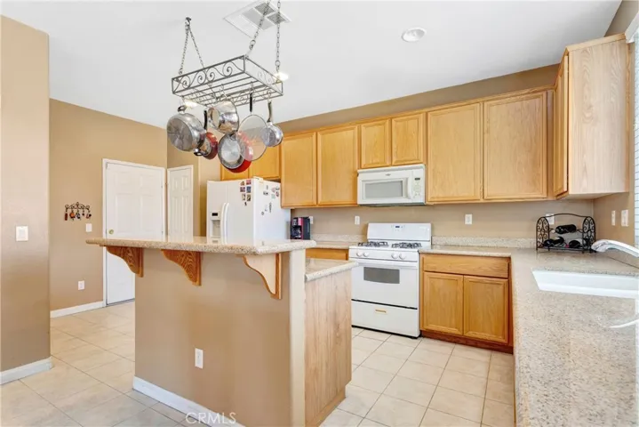 16063 Oak Court, Victorville, California 92395
