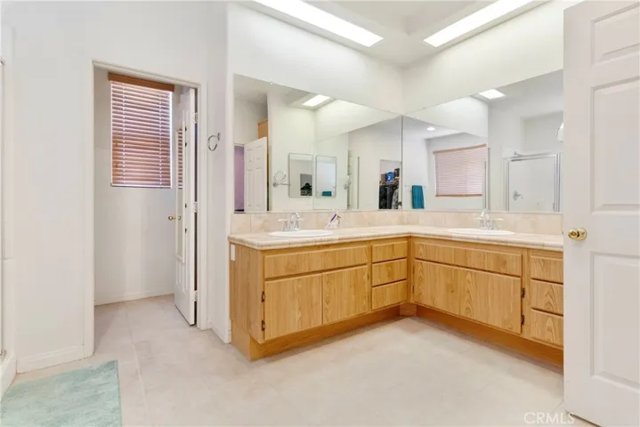 16063 Oak Court, Victorville, California 92395
