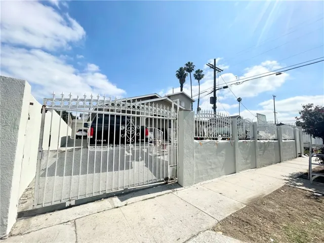 517 W 76th Street, Los Angeles, California 90044