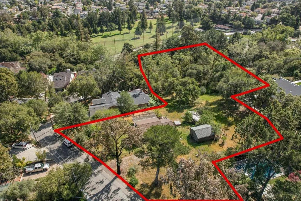 10234 Scenic Boulevard, Cupertino, California 95014 home-pic-2