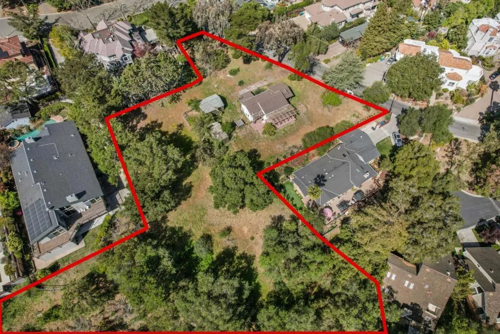 10234 Scenic Boulevard, Cupertino, California 95014 home-pic-10
