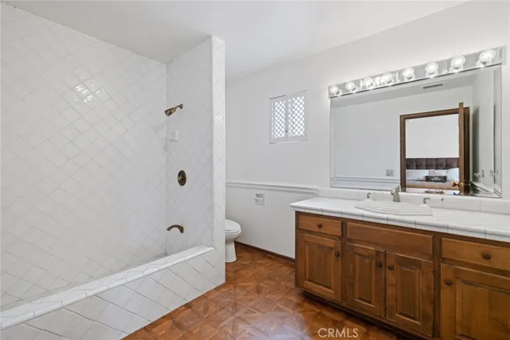 207 N Star Lane, Newport Beach, California 92660