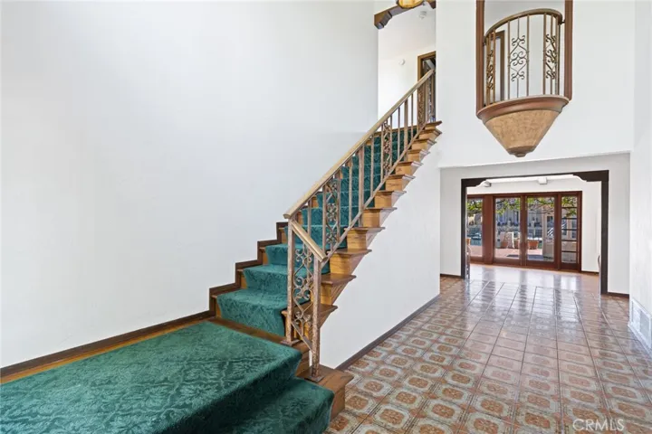 207 N Star Lane, Newport Beach, California 92660