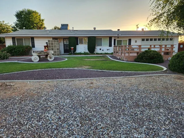 14742 Quivero Road, Apple Valley, California 92307