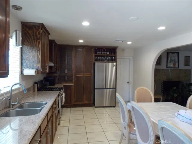 8998 Avocado Avenue, Hesperia, California 92345