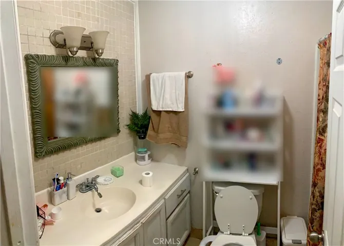 8998 Avocado Avenue, Hesperia, California 92345