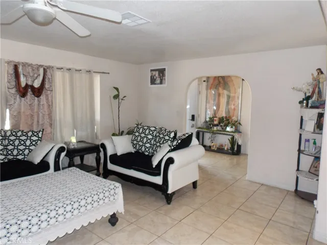 8998 Avocado Avenue, Hesperia, California 92345